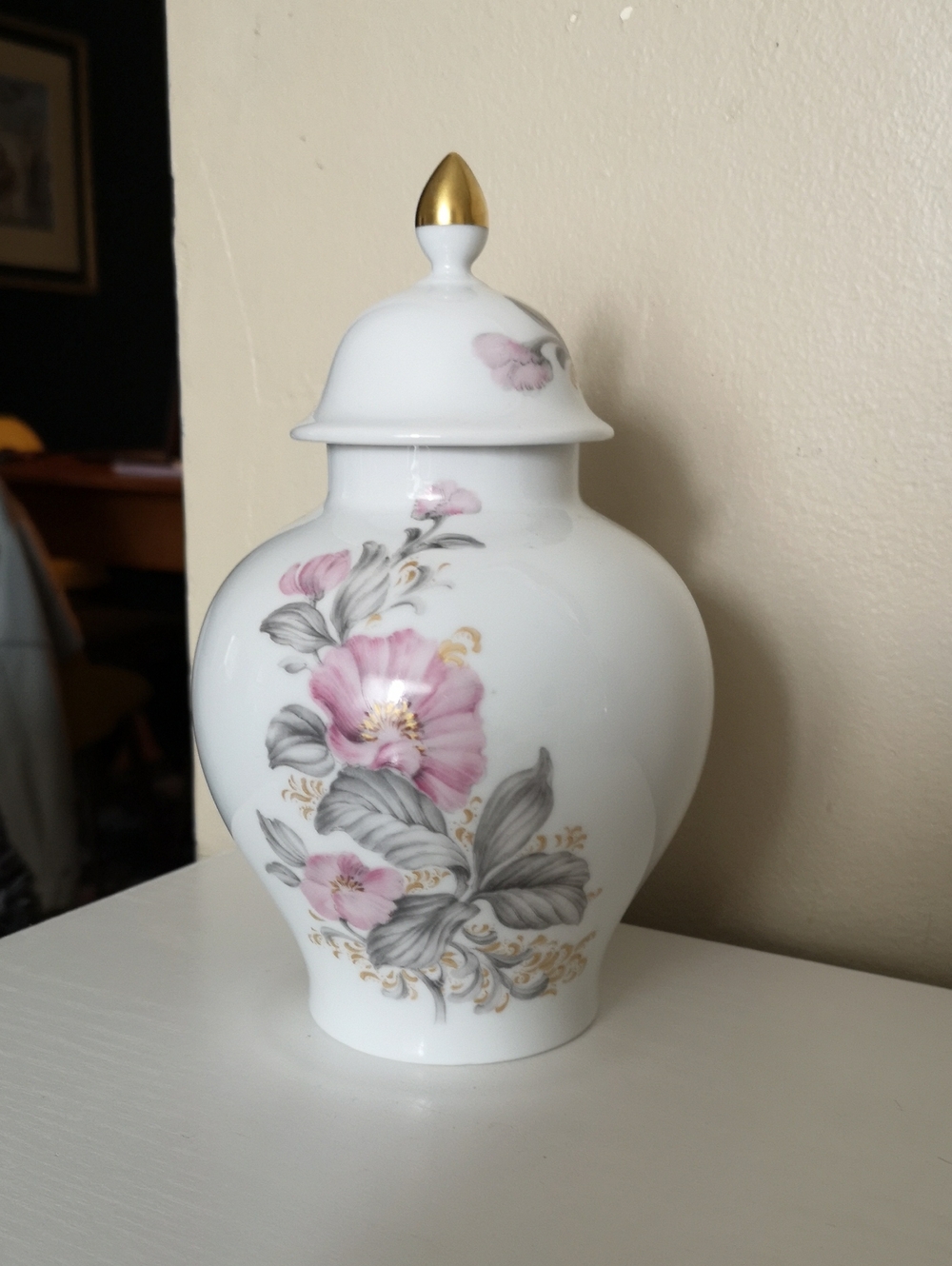Gorgeous Ceramic Kaiser Ginger Jar Pink Gray Floral w Gold Accents Signed Stamp